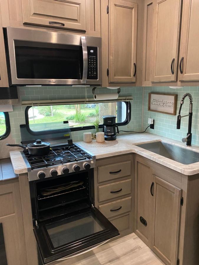 Cozy Rv Experience W/Pool+Spa Near Lake Conroe Willis エクステリア 写真
