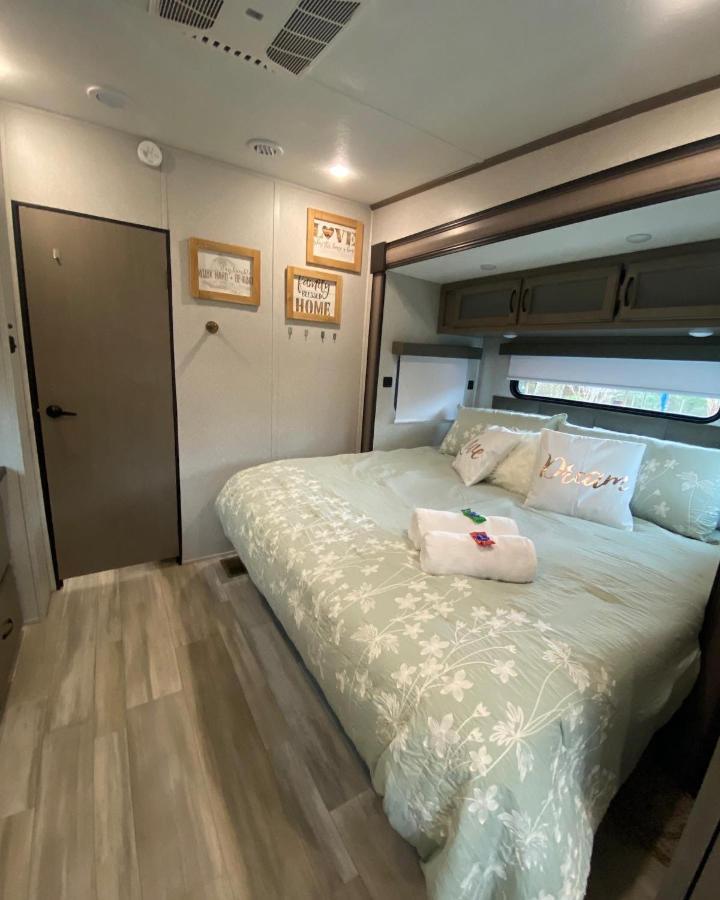 Cozy Rv Experience W/Pool+Spa Near Lake Conroe Willis エクステリア 写真
